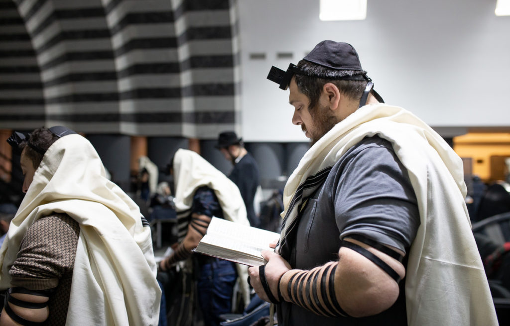 Залман Бухиник в синагоге